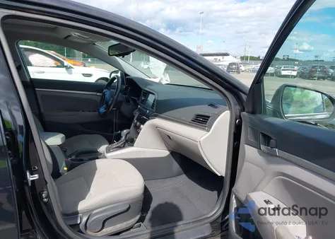 2019 Hyundai Elantra Value Edition z USA, uszkodzony, nr VIN KMHD84LF5KU785480